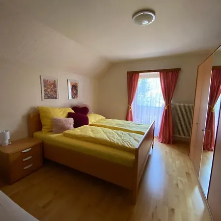 Lena's Burgblick Holiday home *