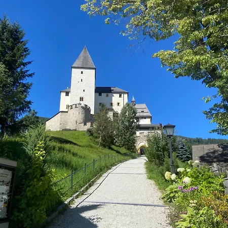 Lena's Burgblick Mauterndorf (Salzburg)