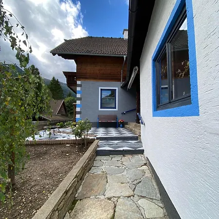 Lena's Burgblick Holiday home *
