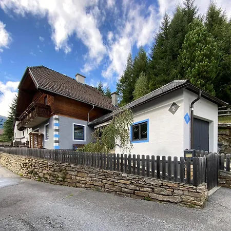 Holiday home Lena's Burgblick *